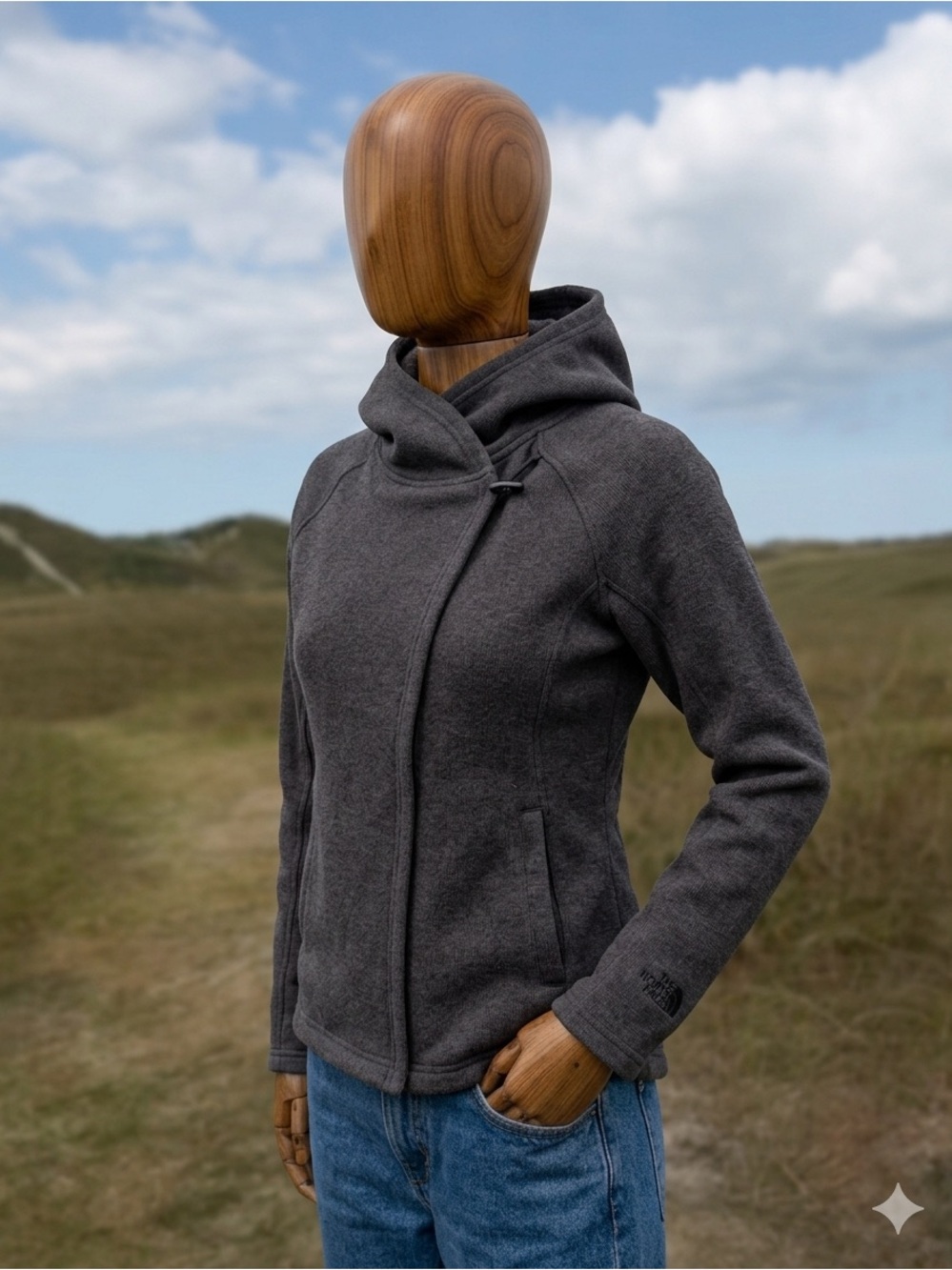 The North Face Crescent Wrap Fleece Hooded Jacket - Charcoal Gray. Heather,
Size